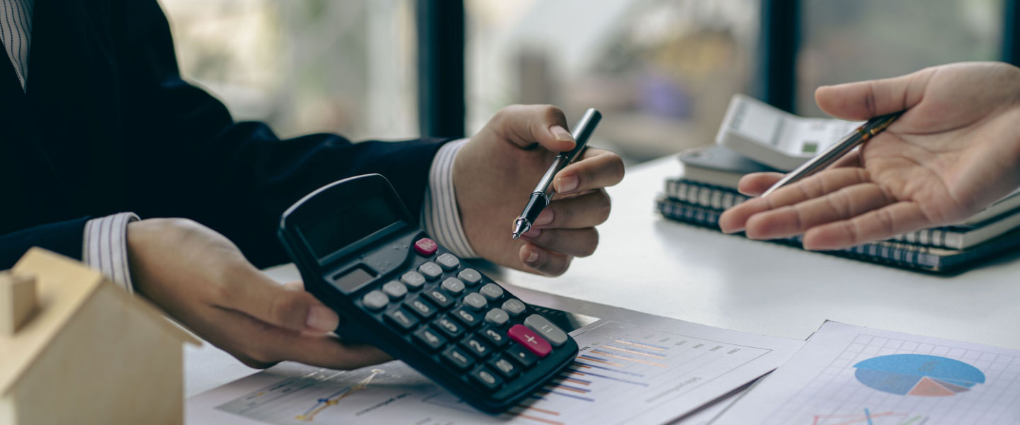 Quickly Obtain Funds Through a Debt Consolidation Loan and Save on Interest